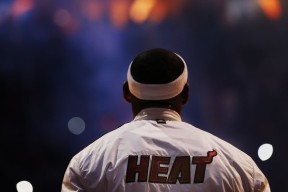 2026世界杯104场比赛-规则重塑引爆争议，库里赛事新规下，塞尔维亚队陷漩涡